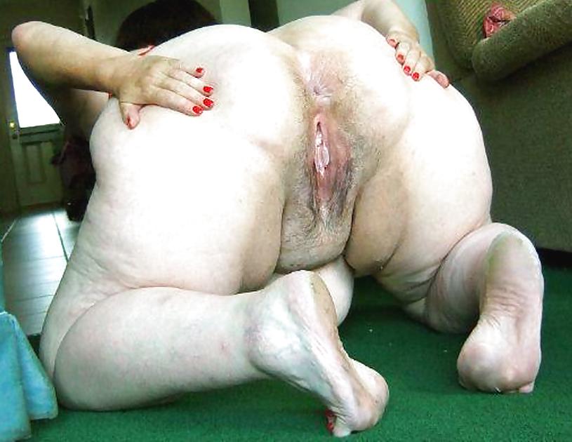 24P BBW Mature Spreading her Big Holes PART 18