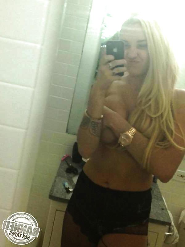 6P Amanda Bynes nude & big cleavage