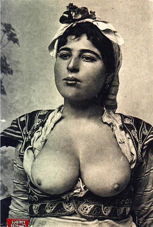12P Some vintage classic porn Pics