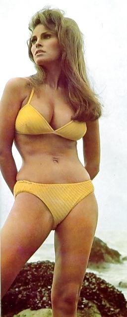 18P RAQUEL WELCH CLASSIC SEXINESS 