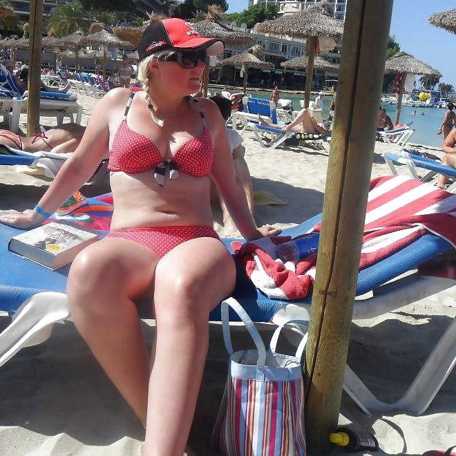 17P Sexy Hot Horny British Blonde Slut MILF