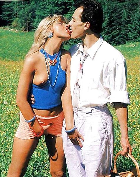 25P SH Retro hot touching and kissing before sex