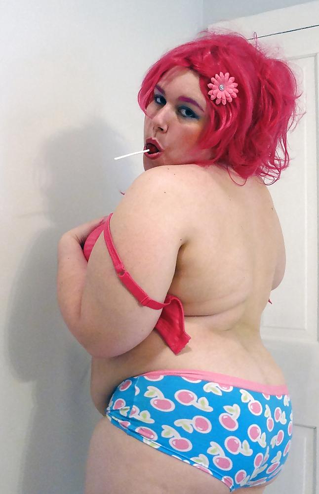 25P BBW cosplayer Skookum shows off her tits and ass