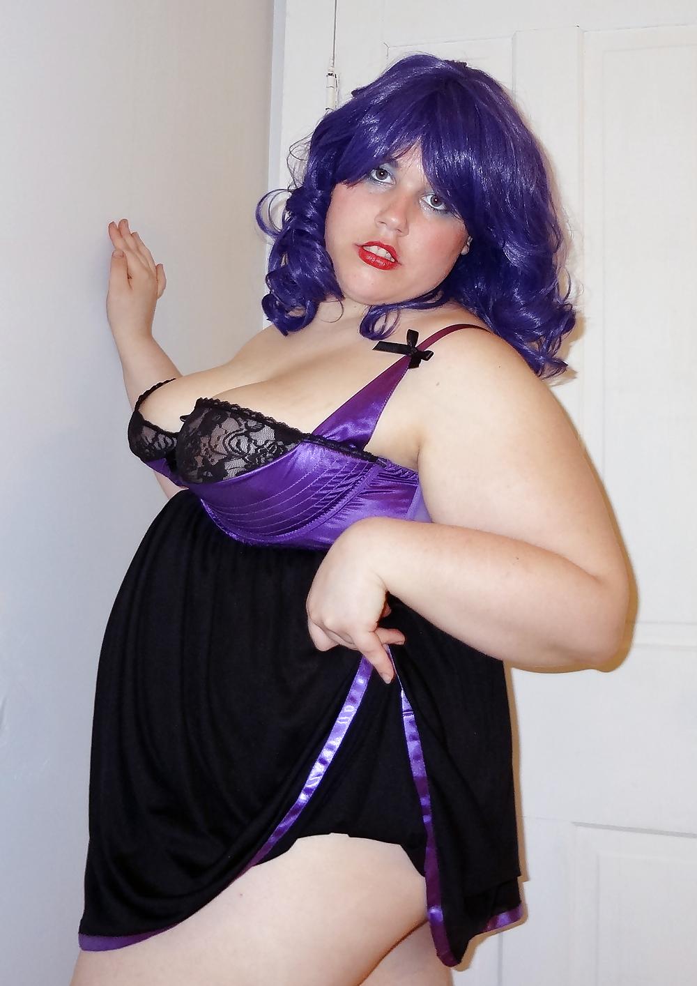25P BBW cosplayer Skookum shows off her tits and ass