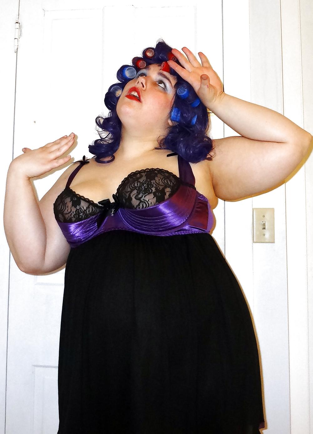 25P BBW cosplayer Skookum shows off her tits and ass