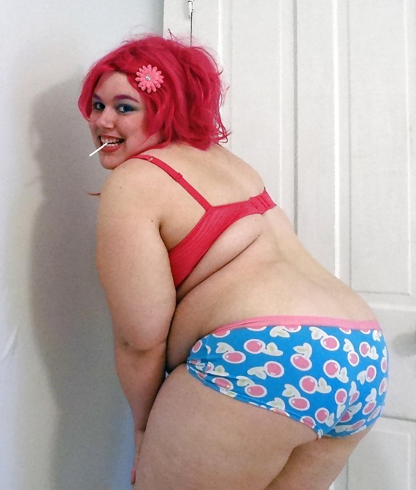 25P BBW cosplayer Skookum shows off her tits and ass
