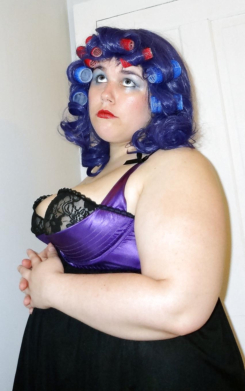 25P BBW cosplayer Skookum shows off her tits and ass