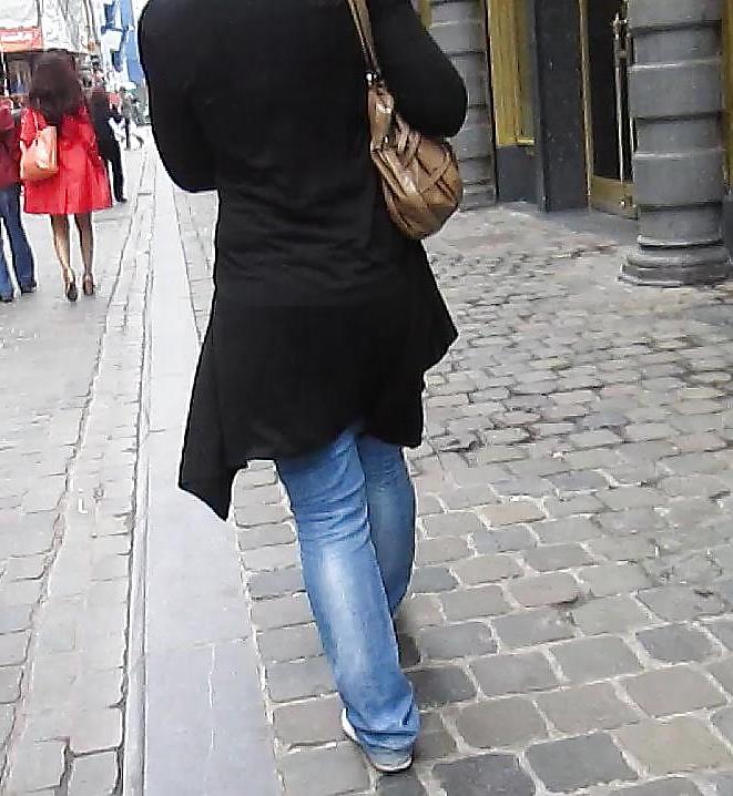 22P Nerdy Chick Rear View