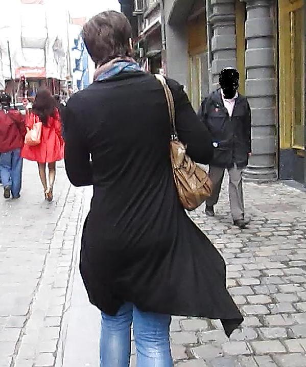 22P Nerdy Chick Rear View