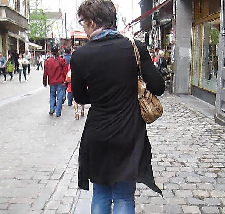 22P Nerdy Chick Rear View