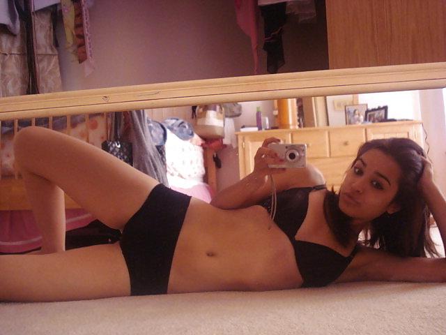 25P Hot Teen in Underwear