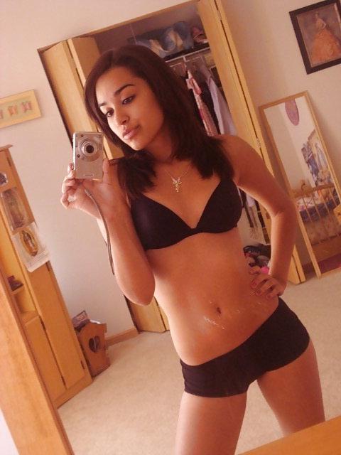 25P Hot Teen in Underwear