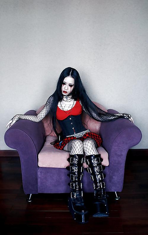 24P Gothic beauties 08