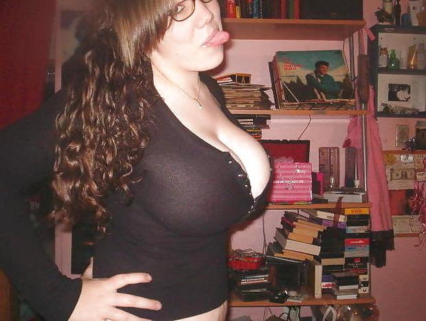25P Teen Cleavage