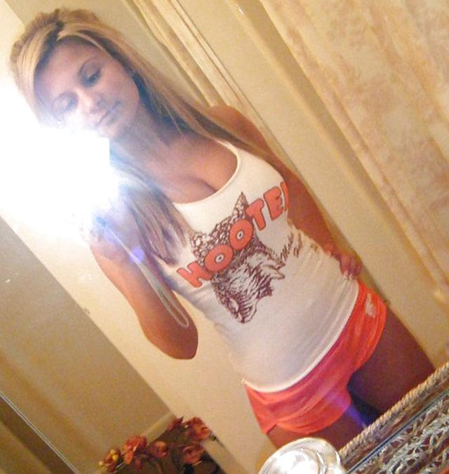 25P Teen Cleavage