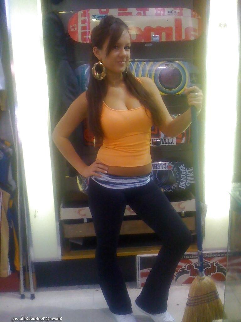 14P Sexy Cleavage Girl