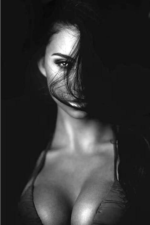 25P Black and White 938!! (Cleavage 1 )