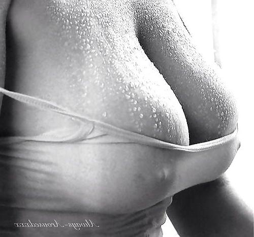 25P Black and White 938!! (Cleavage 1 )