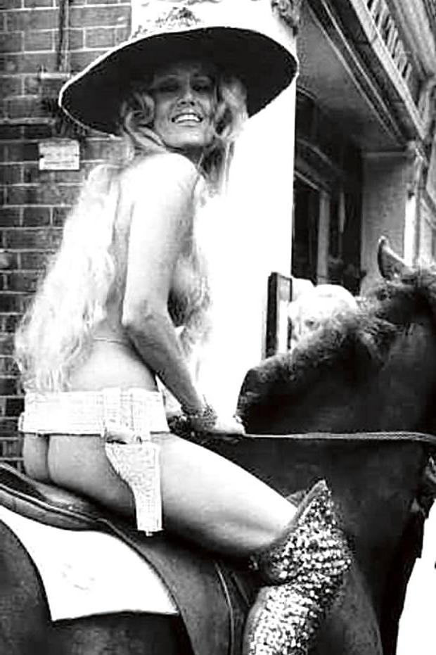 8P Fiona Richmond