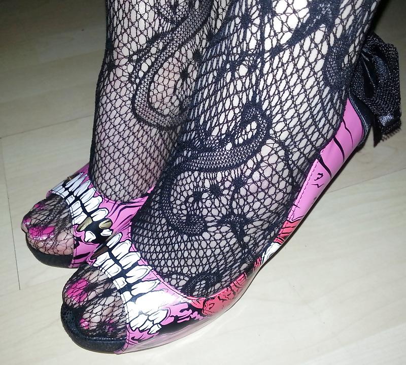 9P PrettyKitty's sexy feet and Iron Fist shoes