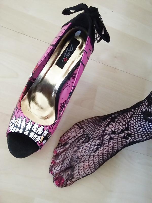 9P PrettyKitty's sexy feet and Iron Fist shoes