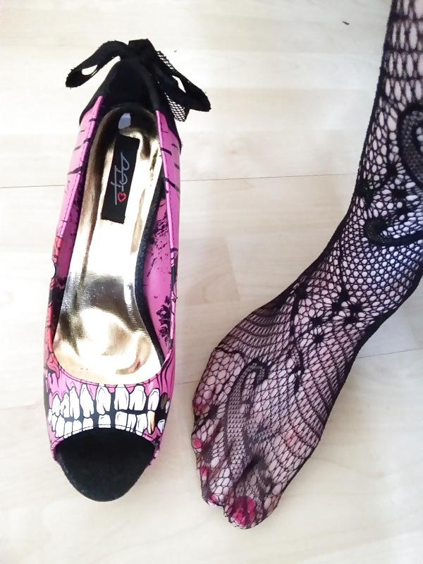 9P PrettyKitty's sexy feet and Iron Fist shoes