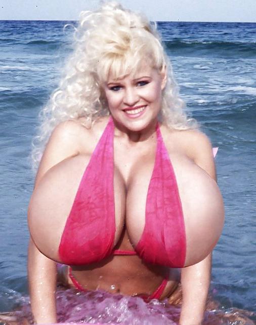 25P Enormous Knockers