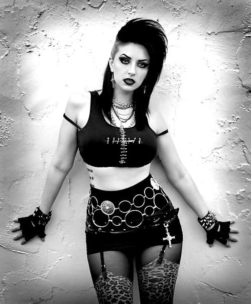 25P Goth style....