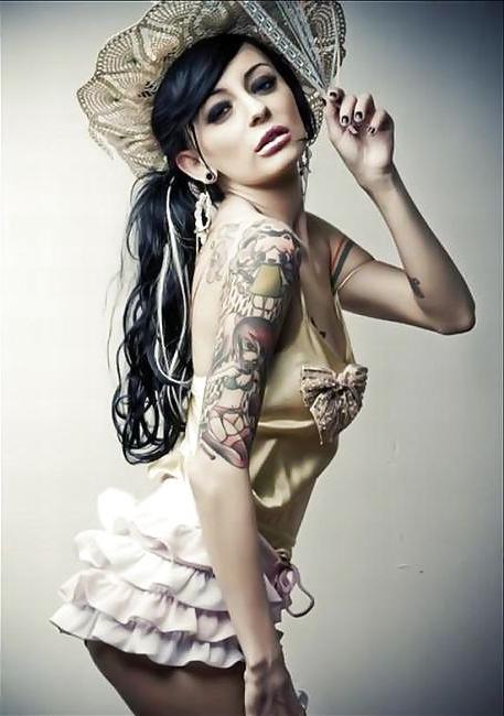 25P Goth style....