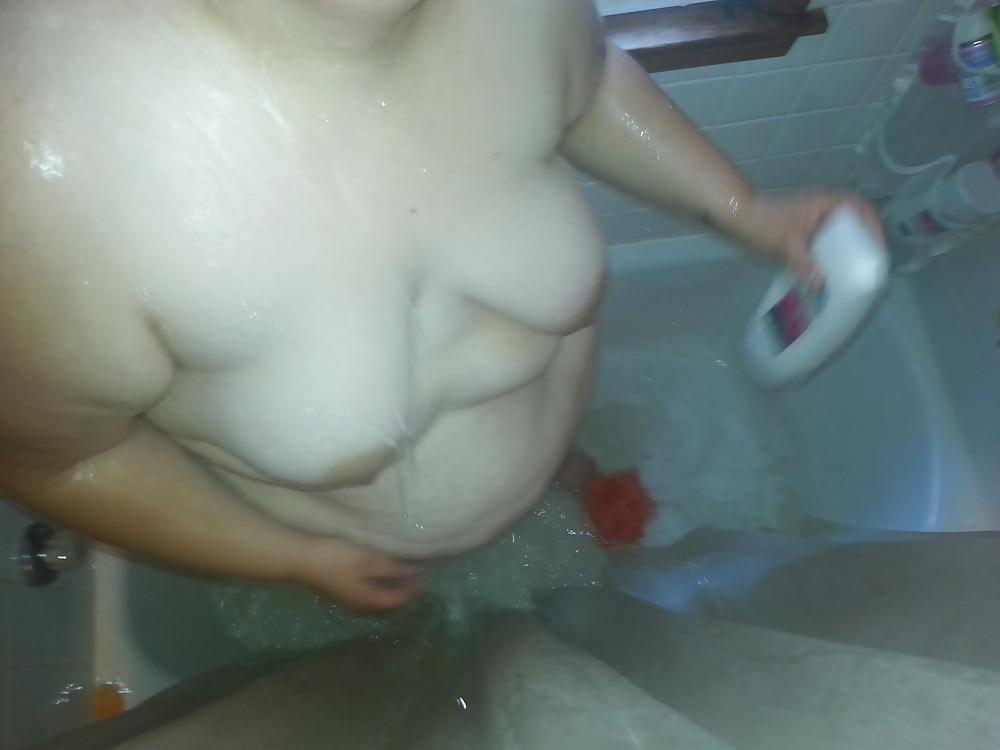 7P Wife shower time