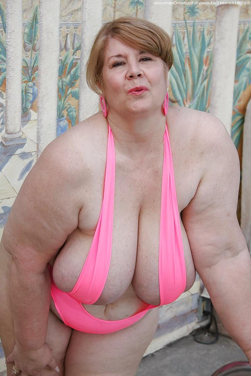 25P Strand BBW Oma Titten