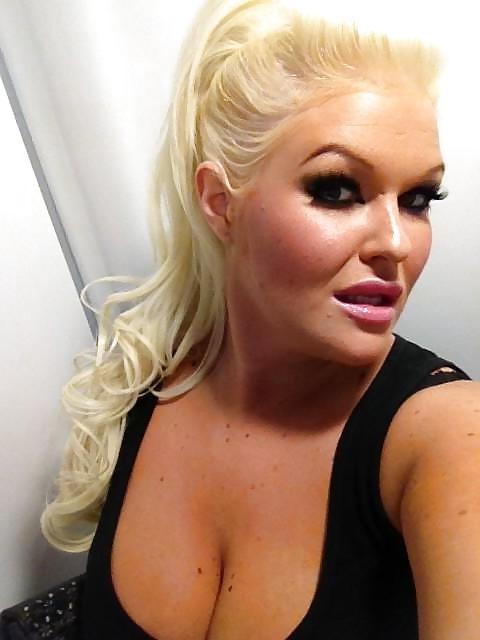 25P BBW Busty Slut Sindy Strutt