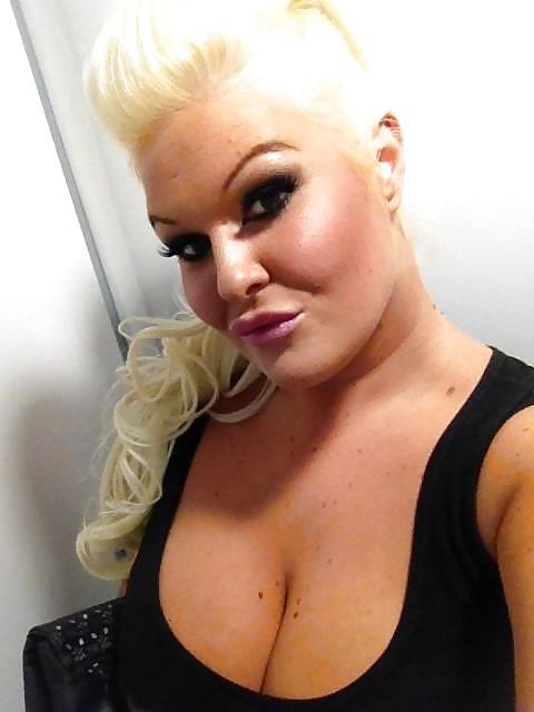 25P BBW Busty Slut Sindy Strutt