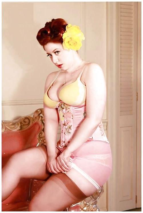 25P Retro Pin-Up Lingerie 3
