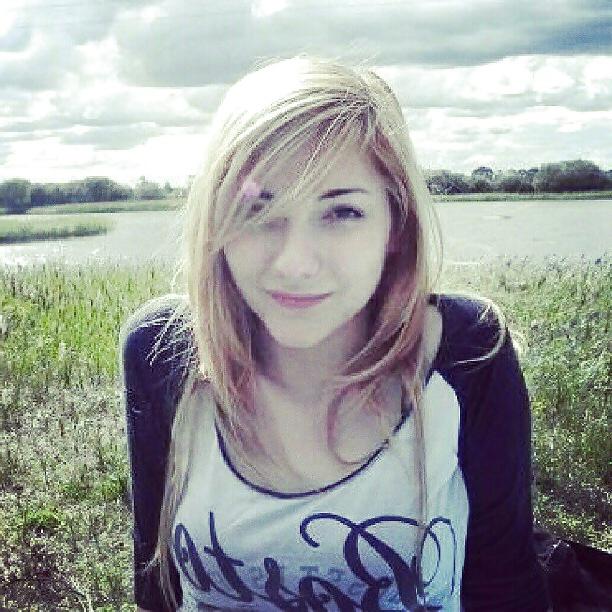 9P British Teen Maddie 