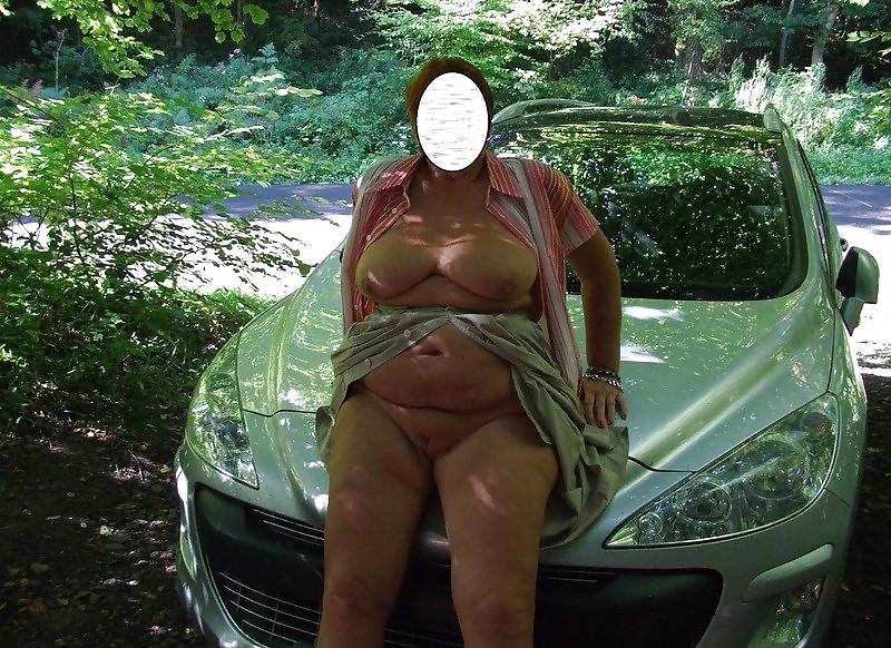 9P Striptease in the nature