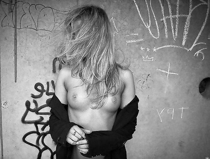 25P Girls with long hair 4