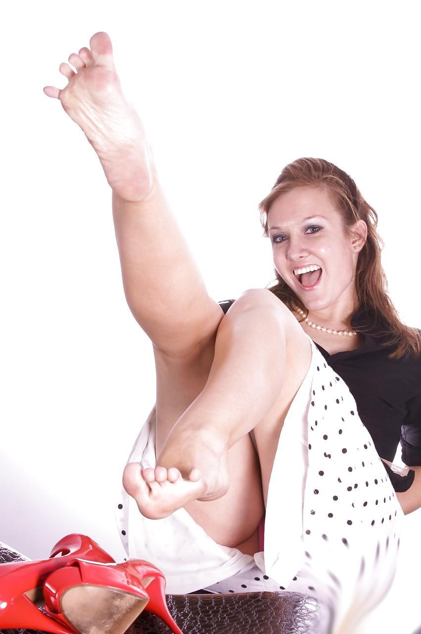 25P Red Hair, Feet Bare 4