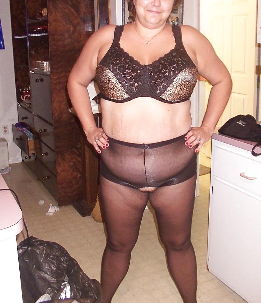 19P FAT BBW Wife Bathingsuit and corsette pics AKA Plumpmisty