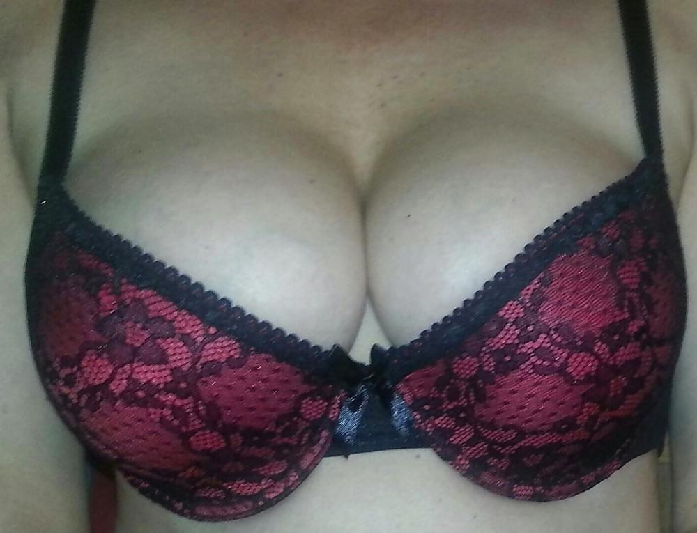 25P Gorgeous Tits In Gorgeous Bras