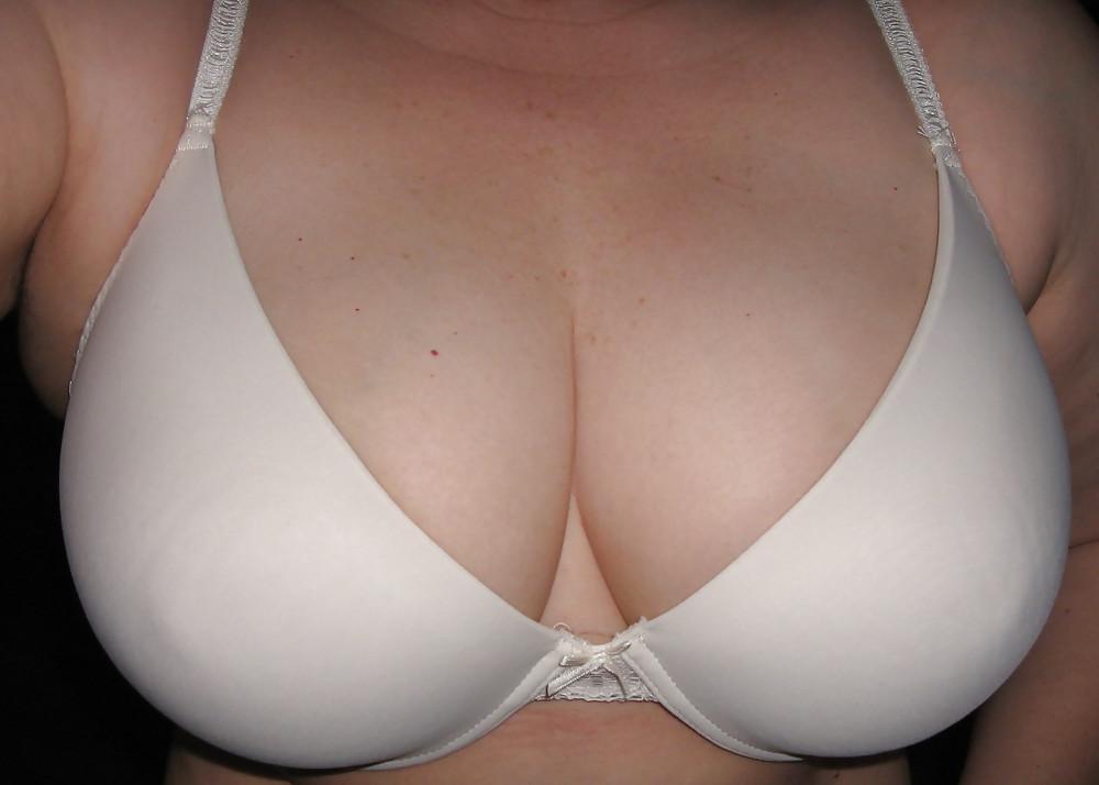 25P Gorgeous Tits In Gorgeous Bras