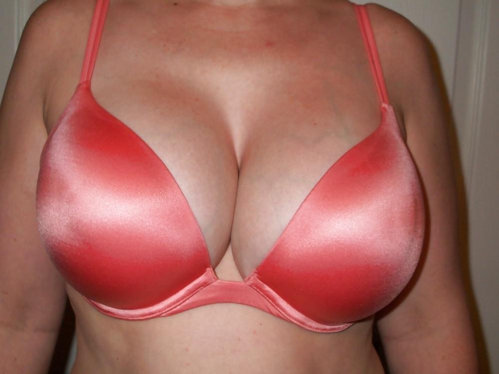 25P Gorgeous Tits In Gorgeous Bras