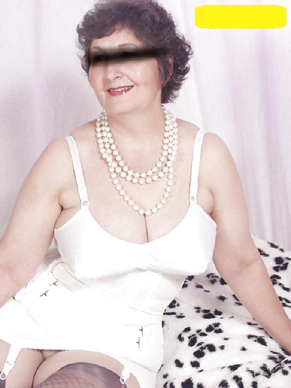 25P More Lady Dee