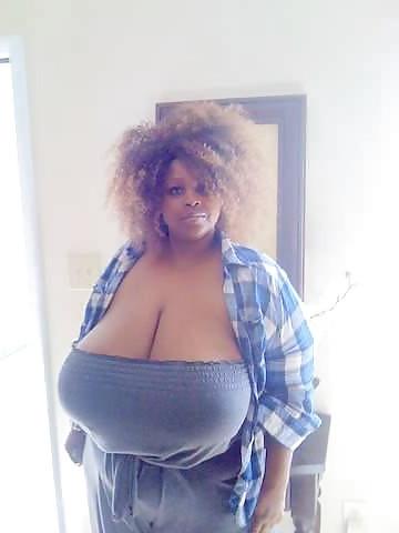 25P I LOVE BIG BLACK RACKS 2