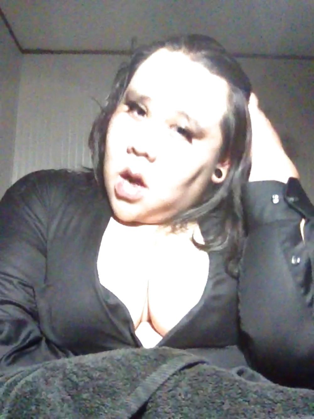 14P Latino BBW Cleavage Queen