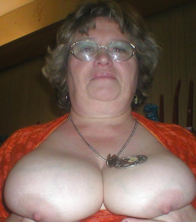 25P Mature BBW Granny 13
