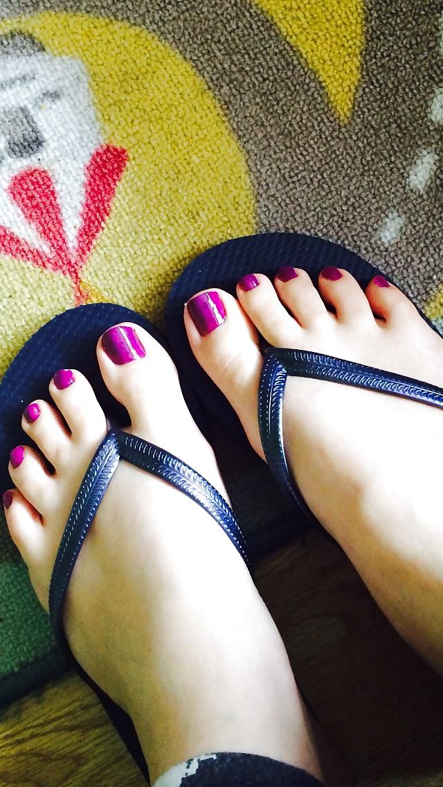 25P Teen feet! 