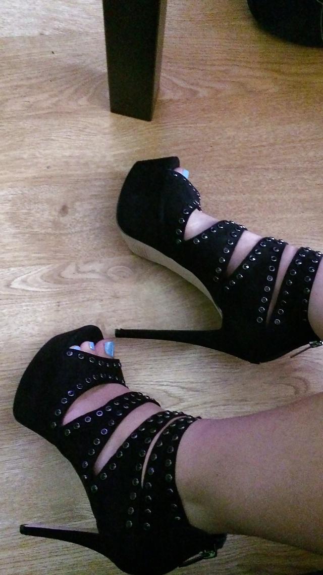 25P Teen feet! 