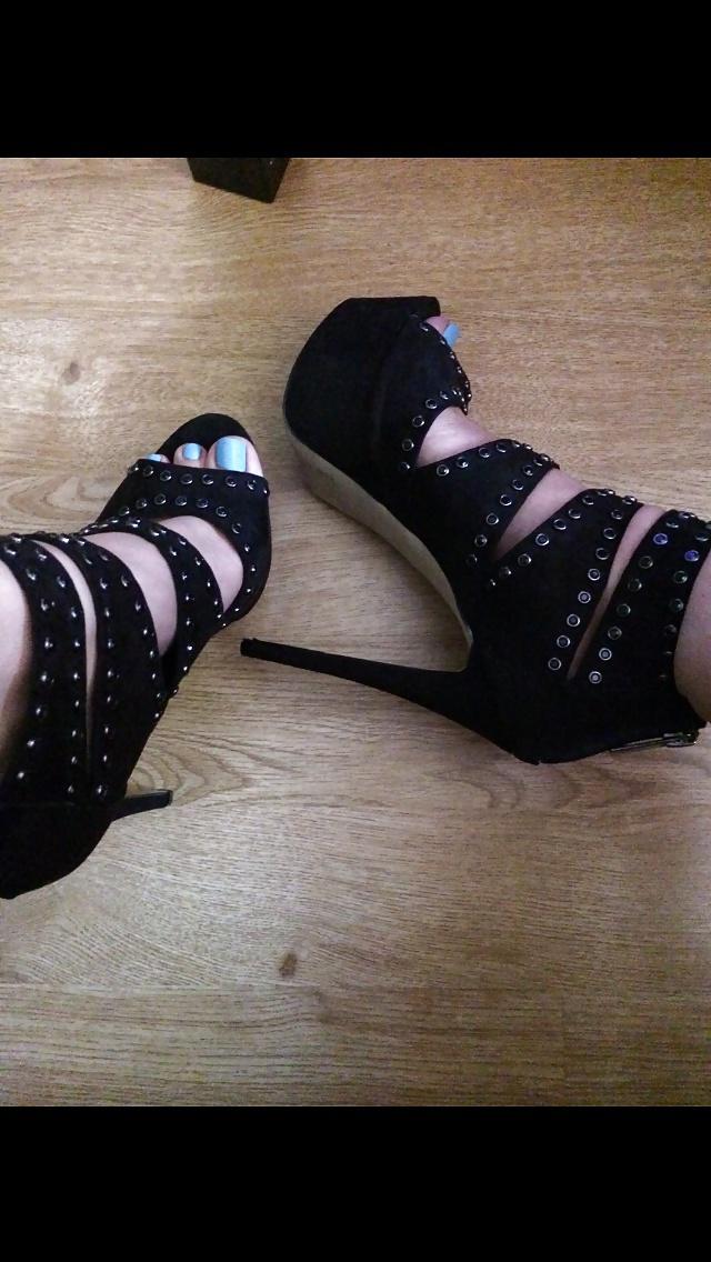 25P Teen feet! 