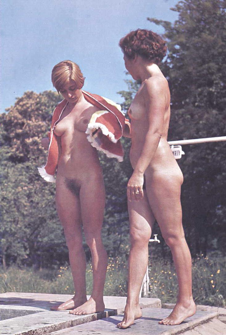 25P Retro nudistsw